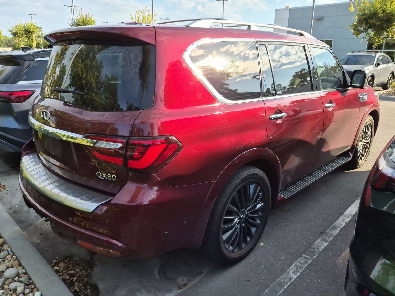Used 2022 INFINITI QX80 Sensory w/ Cargo Package AWD/4WD image 2