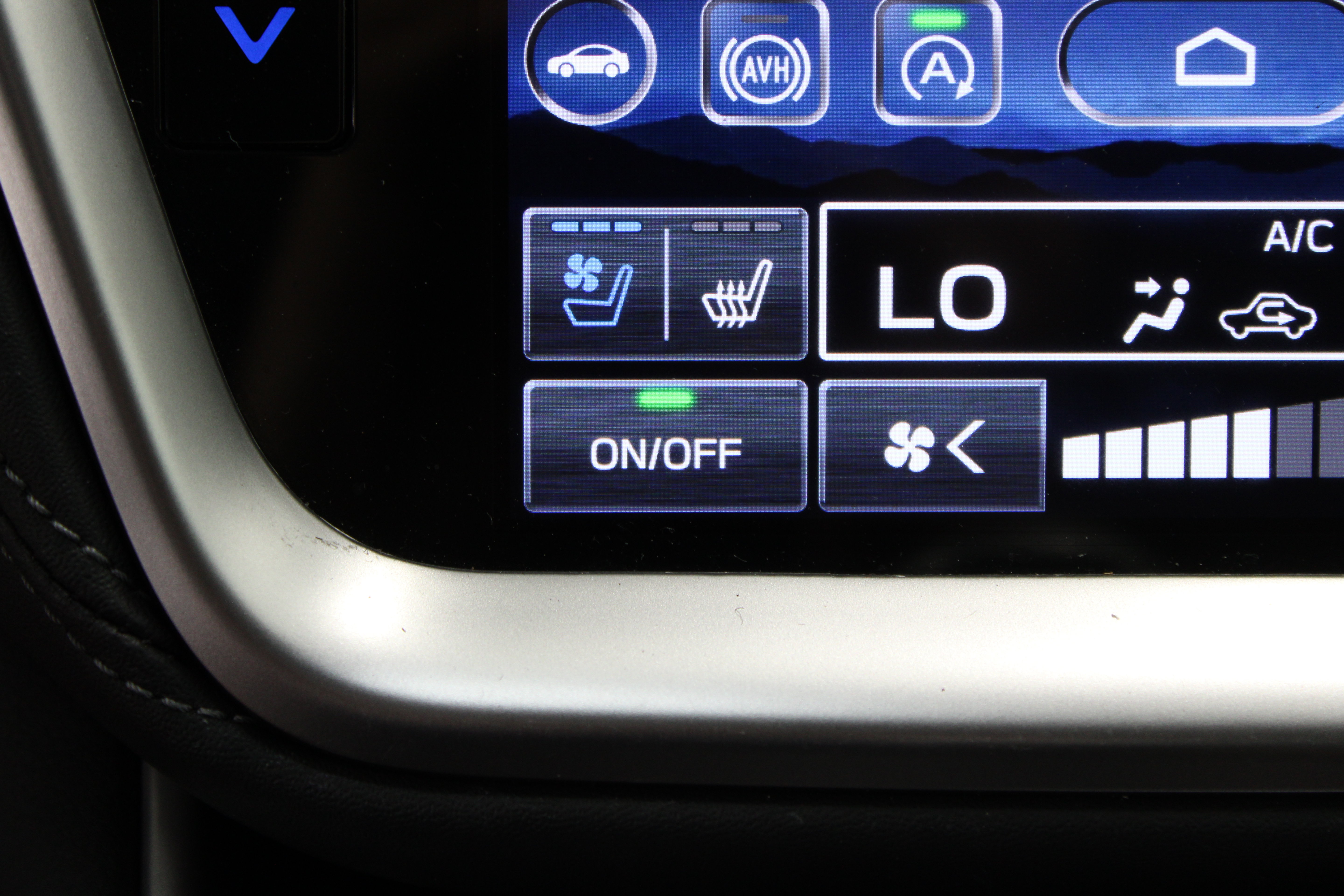 Used 2023 Subaru Outback Touring XT AWD/4WD image 22