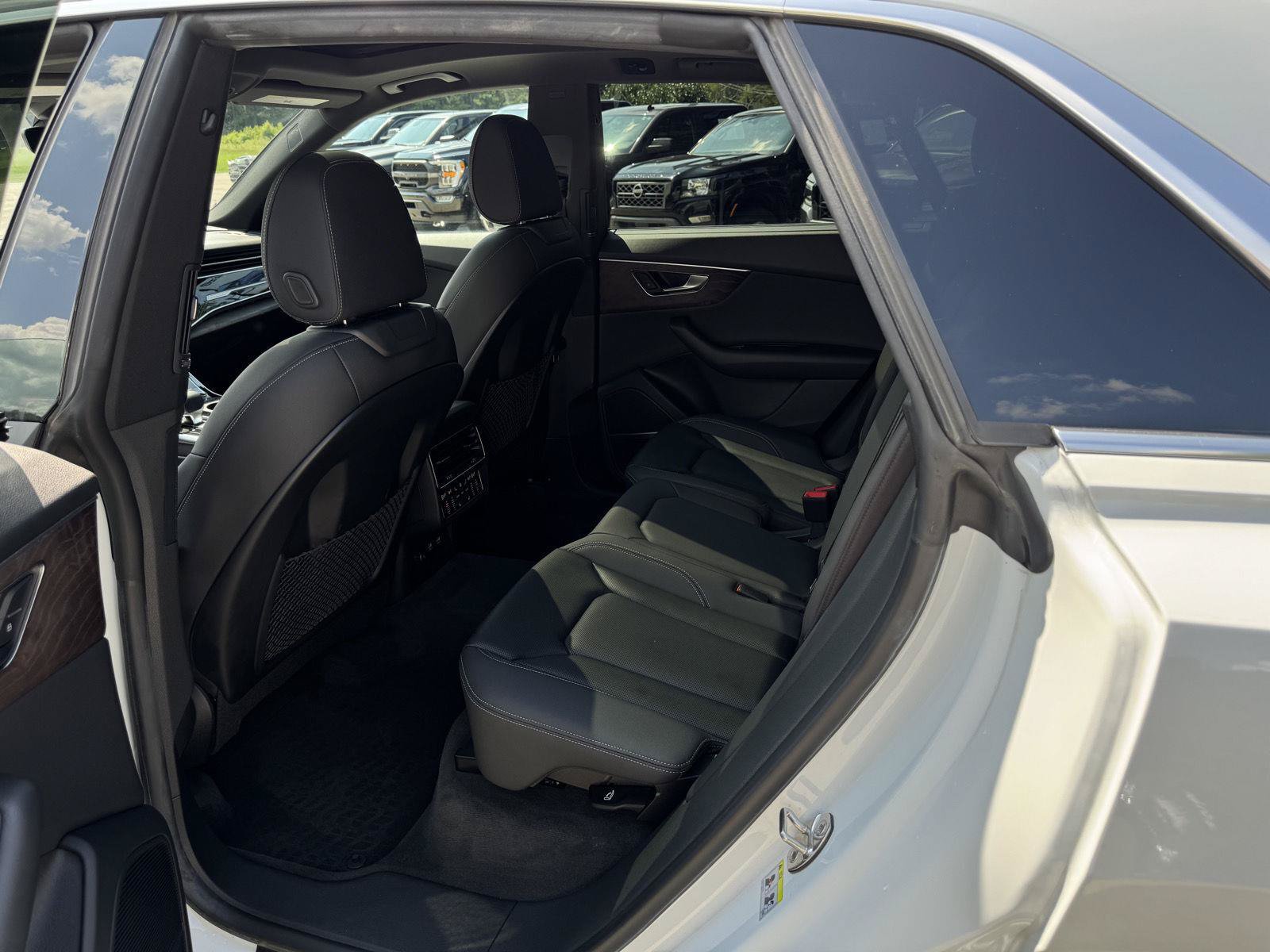 Used 2019 Audi Q8 Prestige w/ Towing Package AWD/4WD image 7