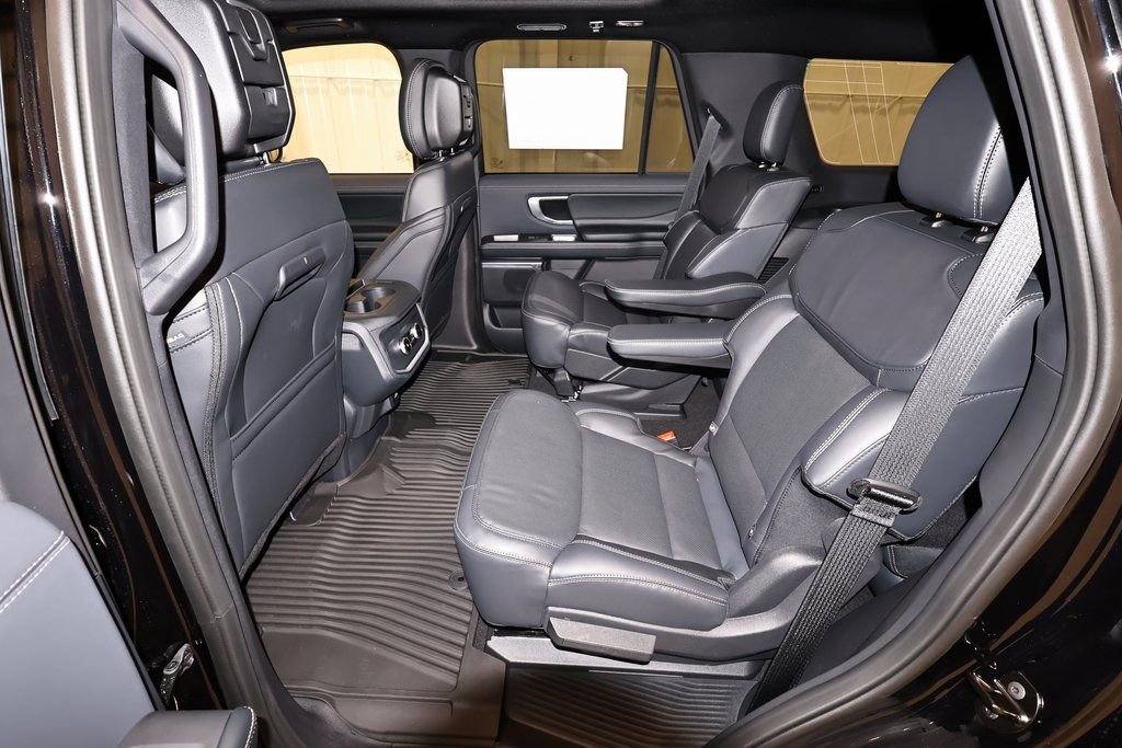 New 2026 Ford Expedition Platinum w/ Stealth Appearance Package image 15