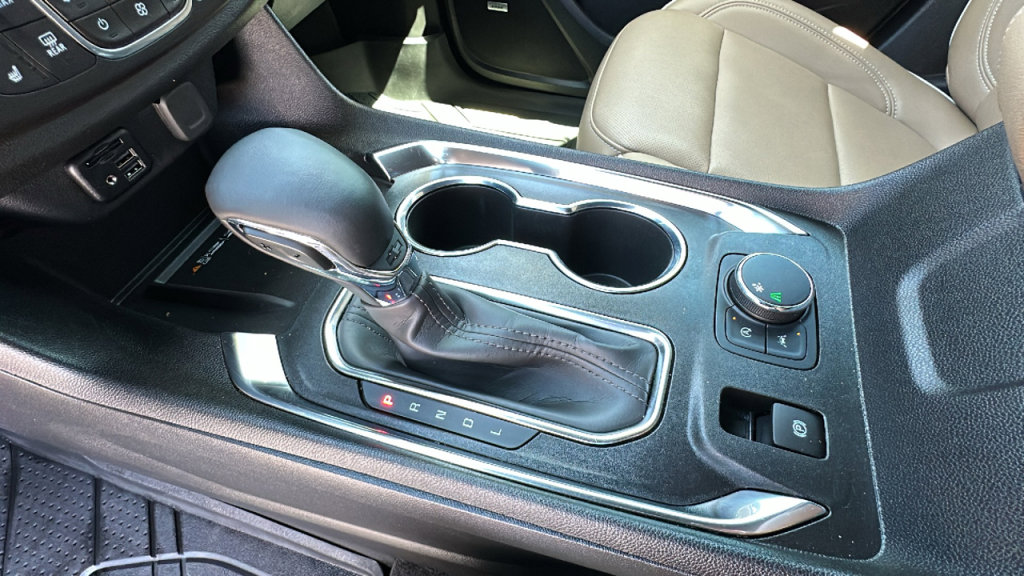 Used 2023 Chevrolet Traverse Premier image 13