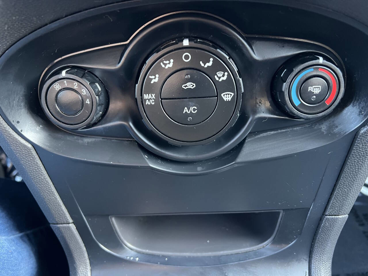 Used 2012 Ford Fiesta SE image 20