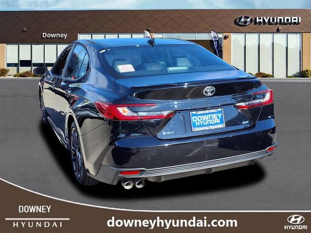 Used 2025 Toyota Camry SE image 5