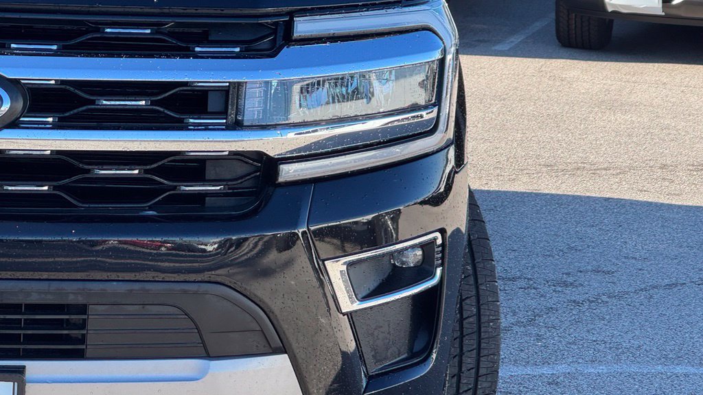 Used 2022 Ford Expedition Limited AWD/4WD image 11
