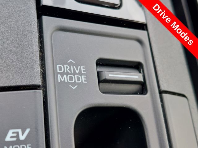 Used 2023 Toyota Prius XLE image 18