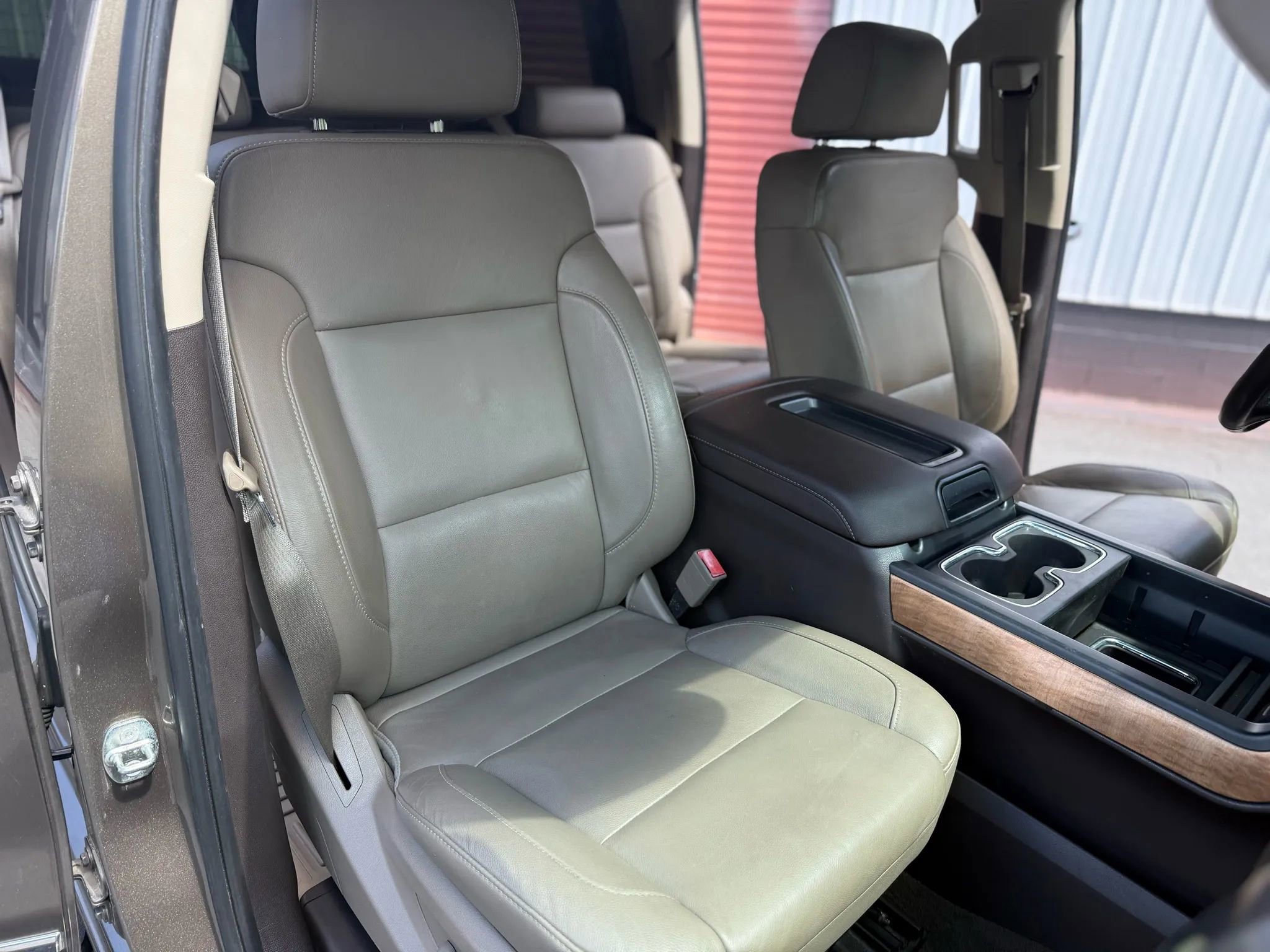 Used 2015 Chevrolet Silverado 2500 LTZ w/ LTZ Plus Package image 22