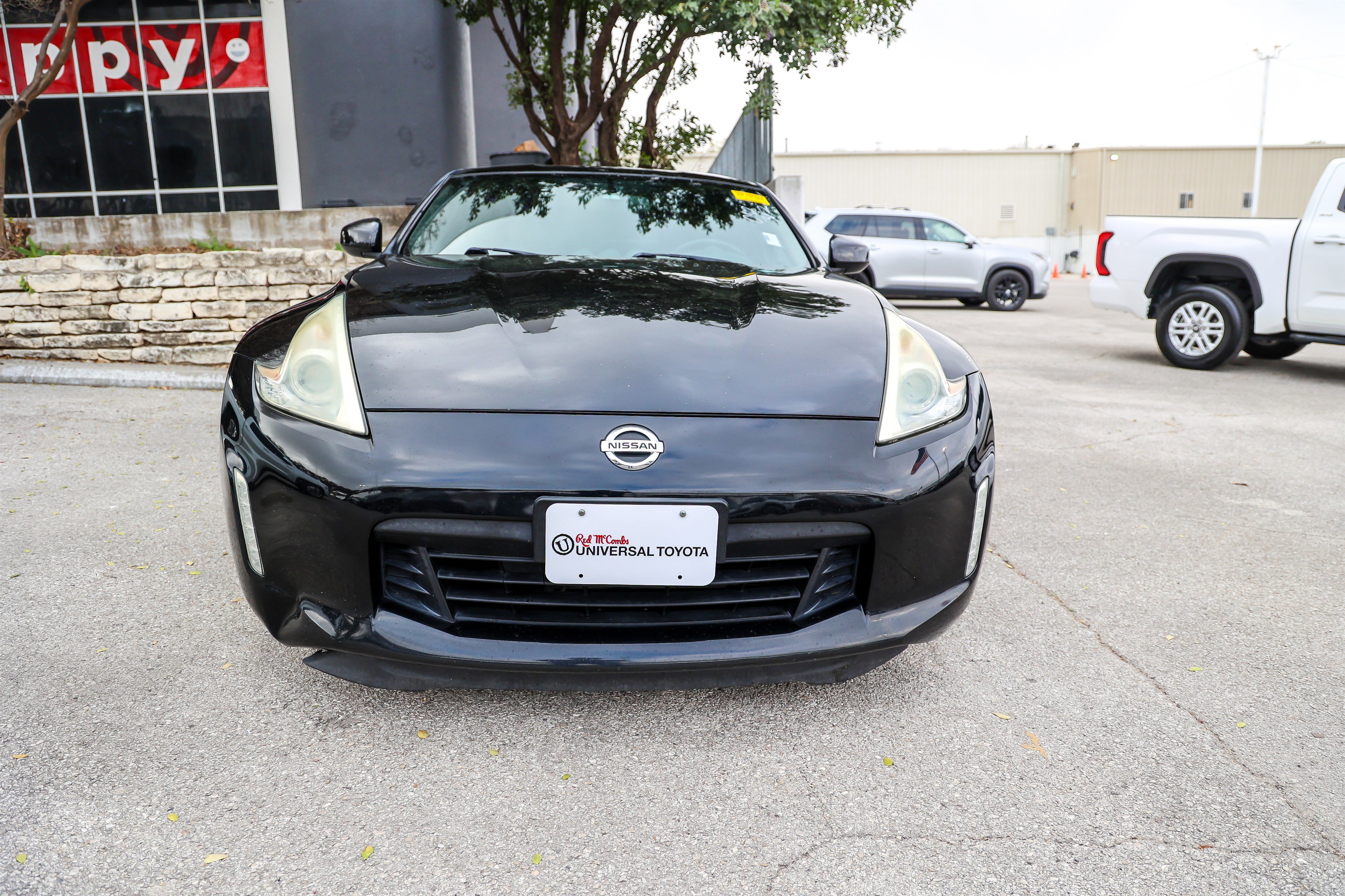 Used 2016 Nissan 370Z w/ Sport Package image 4