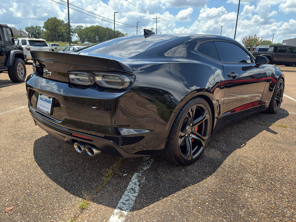 Used 2023 Chevrolet Camaro SS RWD image 4
