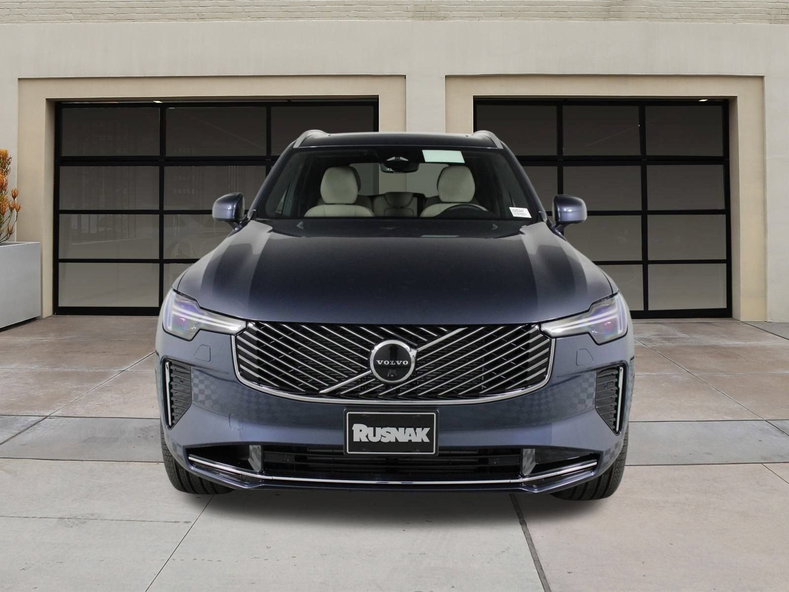 New 2026 Volvo XC90 T8 Plus AWD/4WD image 2