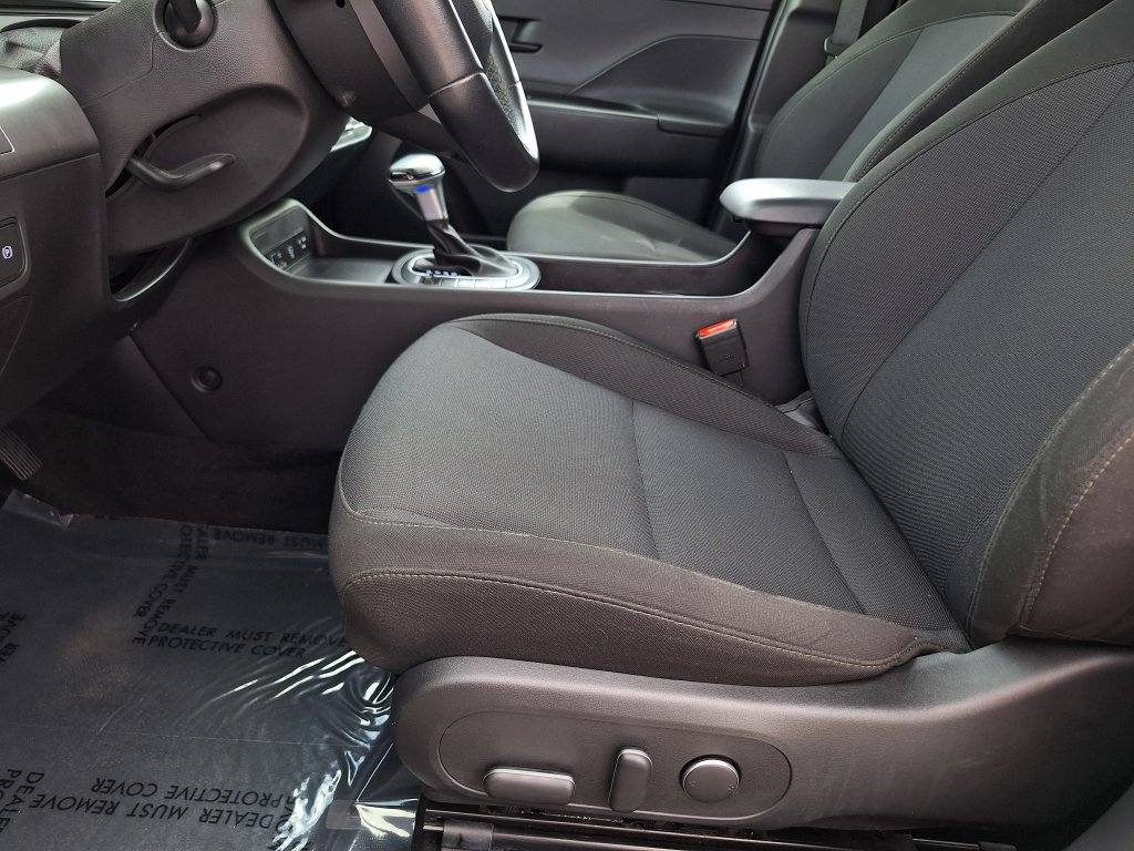 Certified 2025 Hyundai Kona SEL AWD/4WD image 11