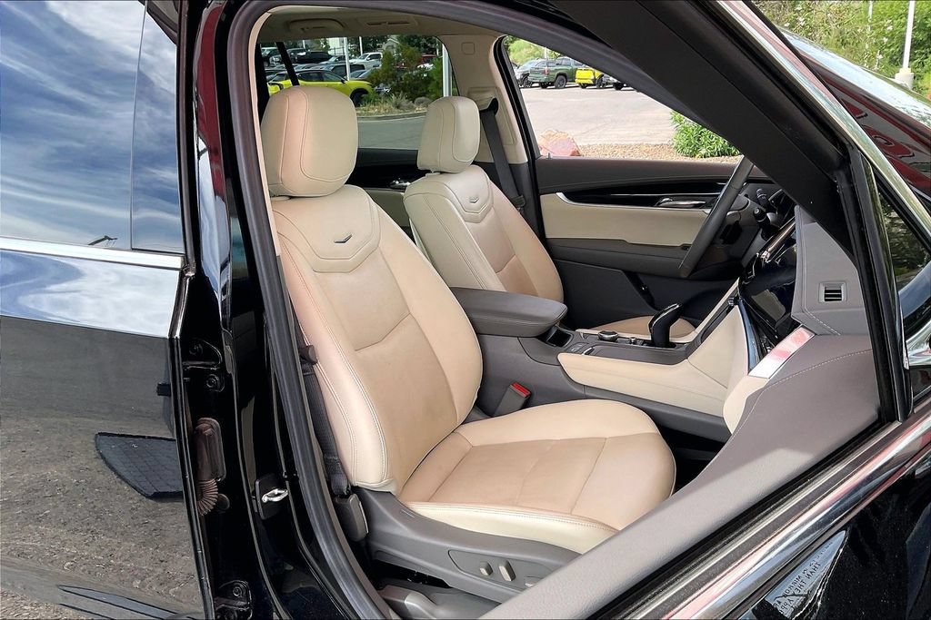 Used 2024 Cadillac XT6 Premium Luxury FWD image 7