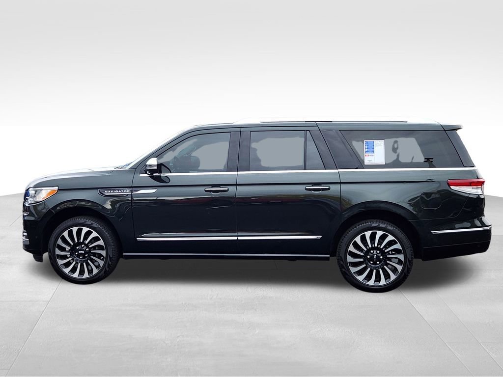 Used 2023 Lincoln Navigator L Black Label image 2