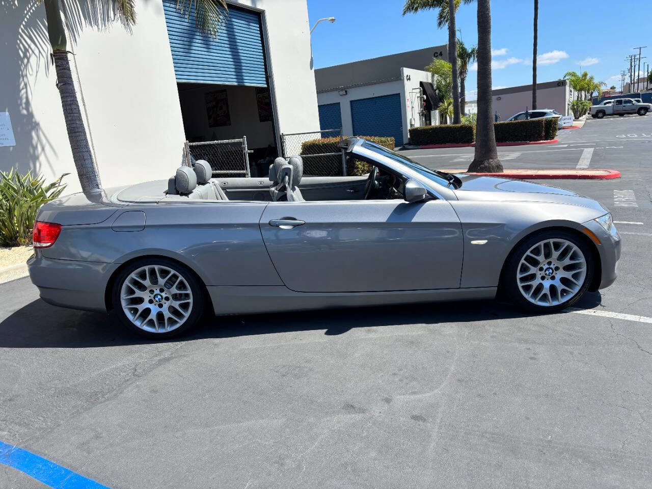 Used 2010 BMW 328i Convertible image 5