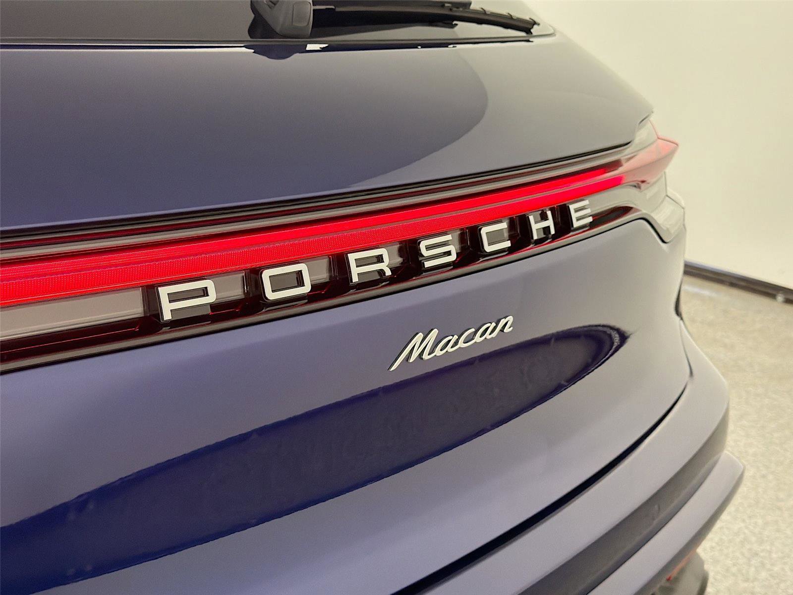 Certified 2026 Porsche Macan Turbo AWD/4WD image 17