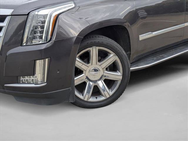 Used 2017 Cadillac Escalade Luxury image 18