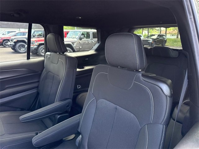 New 2025 Jeep Grand Cherokee L Laredo w/ Luxury Tech Group I image 5