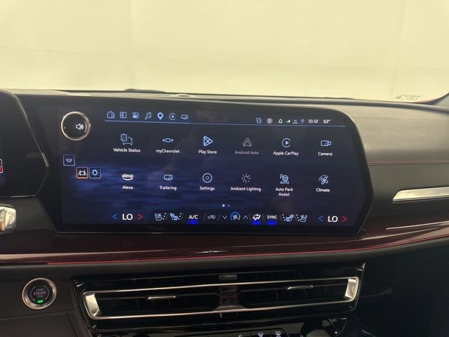 Used 2025 Chevrolet Traverse RS image 41
