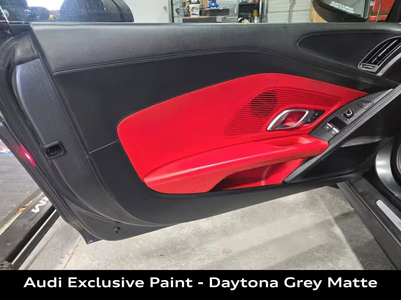 Used 2017 Audi R8 V10 w/ Carbon Exterior Package image 9