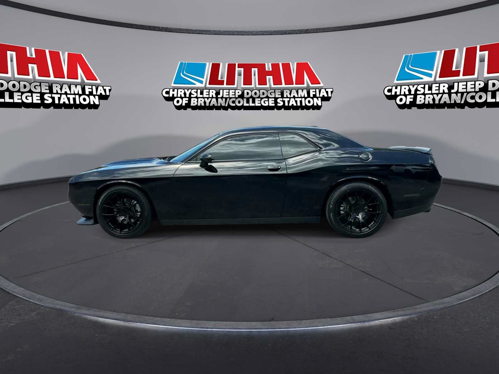 Used 2023 Dodge Challenger R/T w/ Blacktop Package RWD image 5