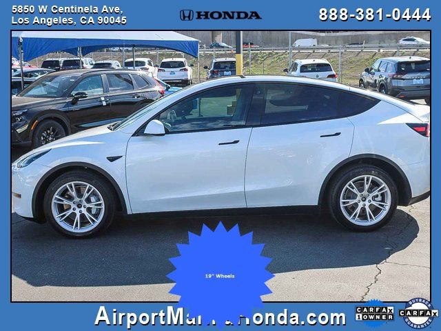 Used 2021 Tesla Model Y Long Range video 3