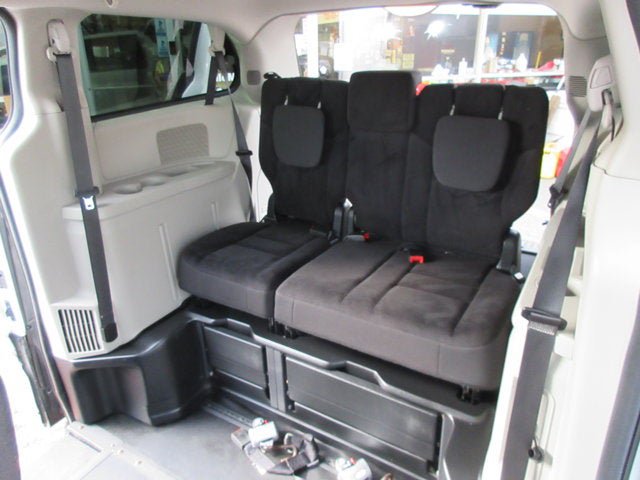 Used 2019 Dodge Grand Caravan SE FWD image 11