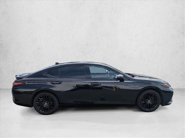 Used 2022 Lexus ES 300h w/ Premium Package image 4