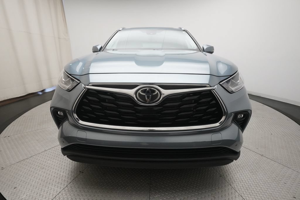 Used 2023 Toyota Highlander Limited AWD/4WD image 11