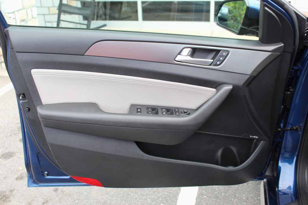 Used 2015 Hyundai Sonata Limited 2.0T FWD image 11