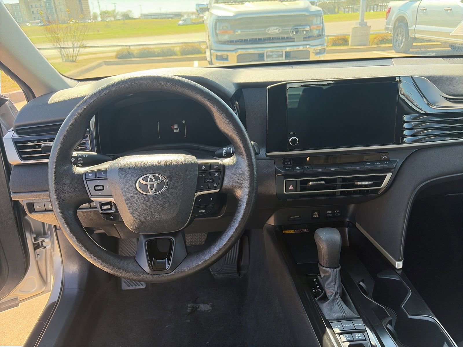 Used 2025 Toyota Camry LE FWD image 15