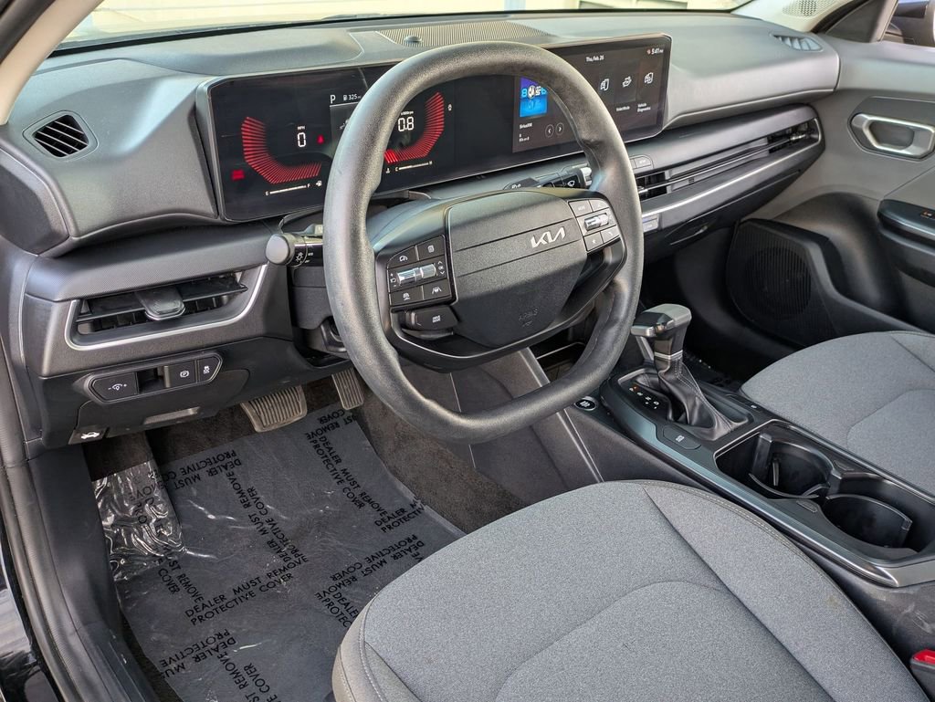 Used 2025 Kia K4 LXS image 14