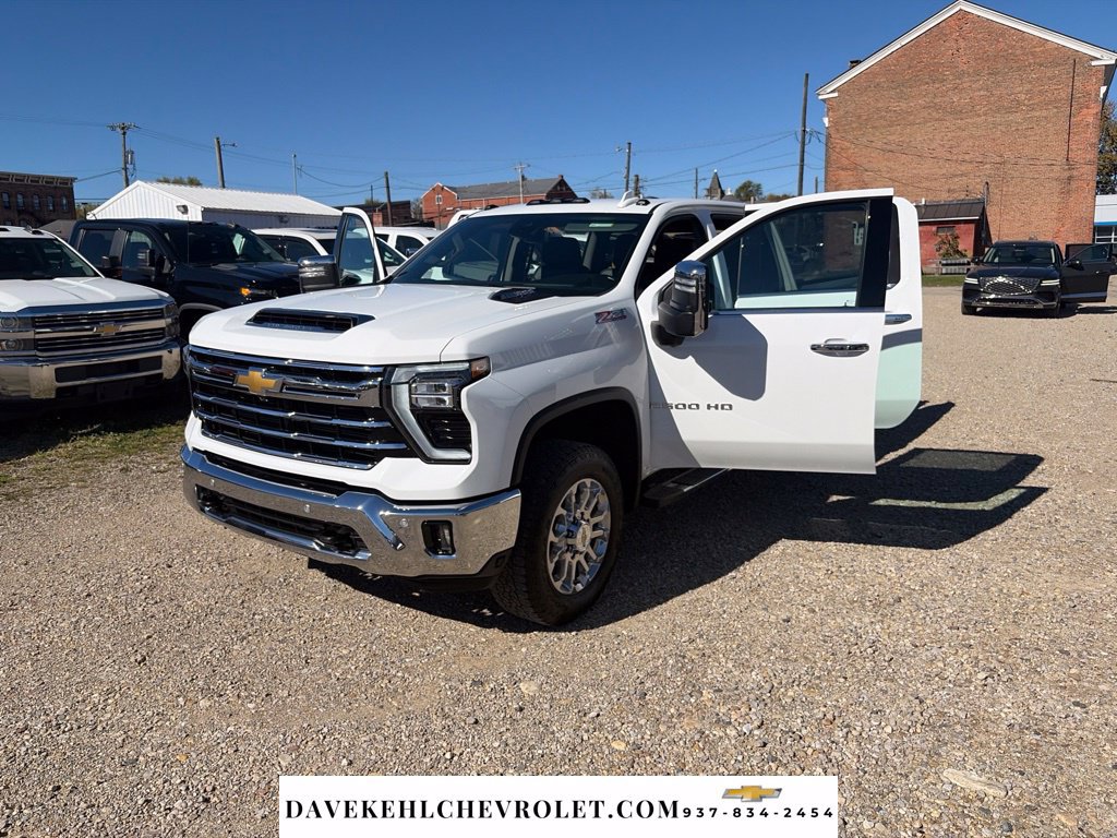 Used 2025 Chevrolet Silverado 2500 LTZ w/ LTZ Plus Package AWD/4WD image 30