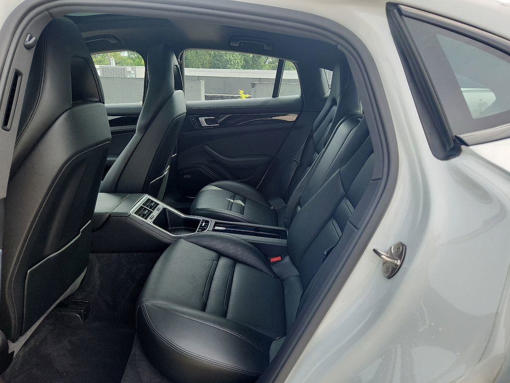 Used 2019 Porsche Panamera image 10
