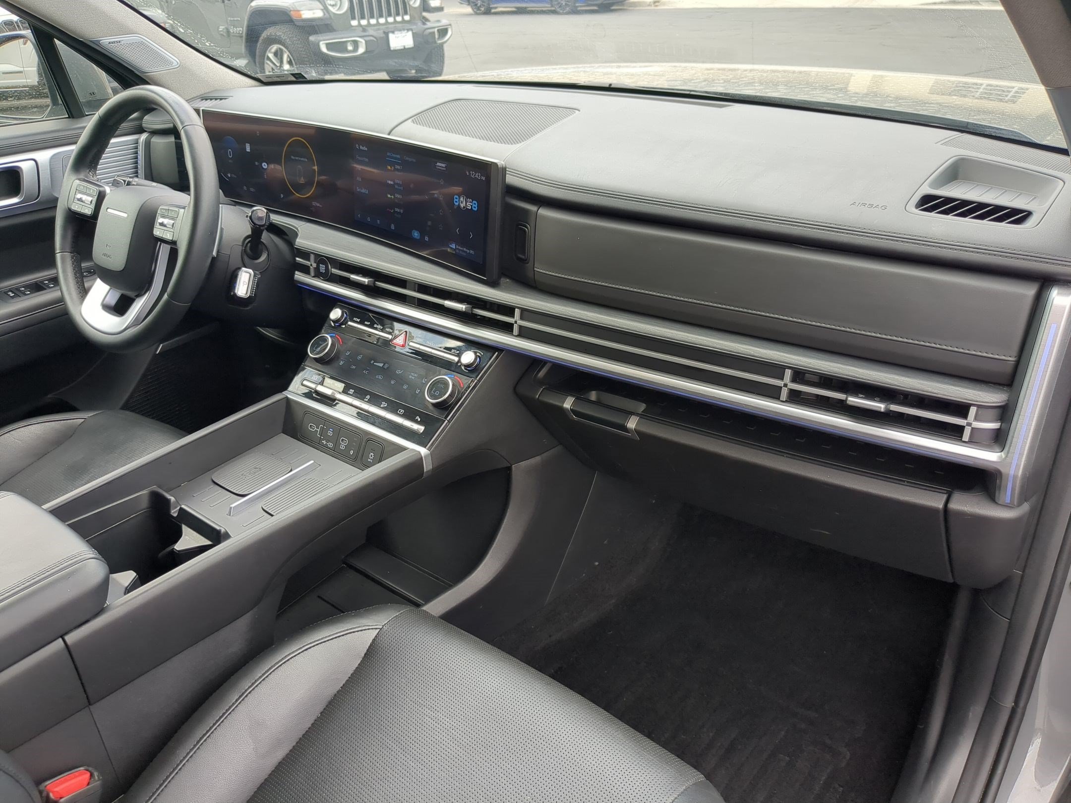 Certified 2024 Hyundai Santa Fe Limited AWD/4WD image 36