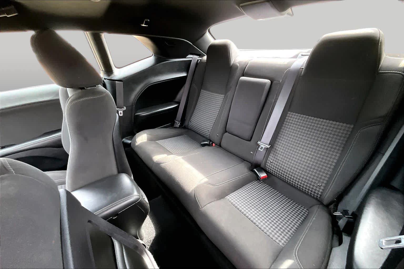 Used 2019 Dodge Challenger SXT RWD image 10