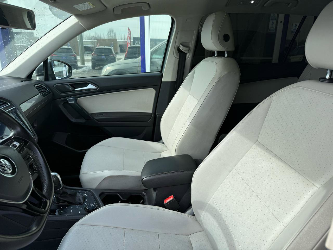 Used 2019 Volkswagen Tiguan SE w/ Panoramic Sunroof Package image 5