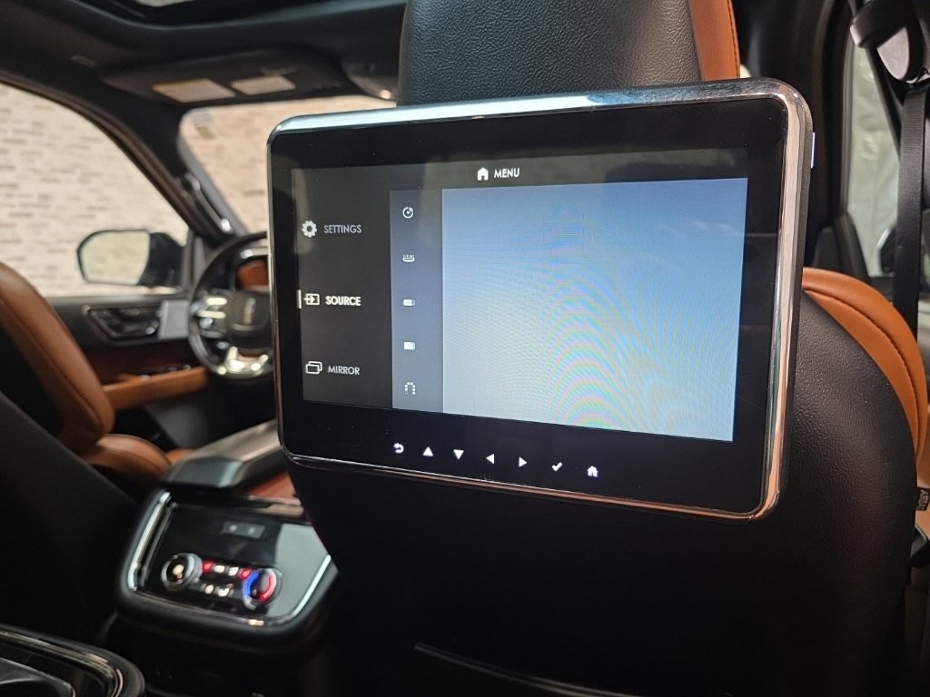 Used 2019 Lincoln Navigator Reserve image 19