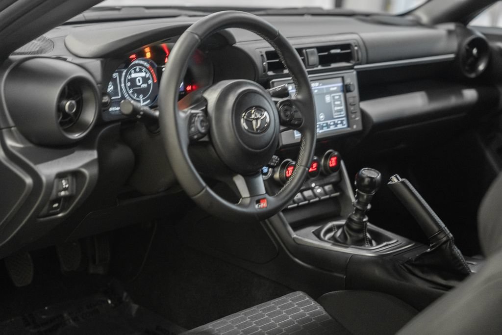 Used 2023 Toyota GR86 RWD image 17