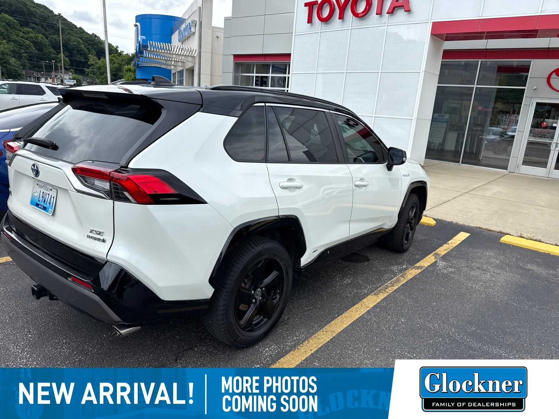 Used 2021 Toyota RAV4 XSE w/ XSE Grade Weather Package AWD/4WD image 4