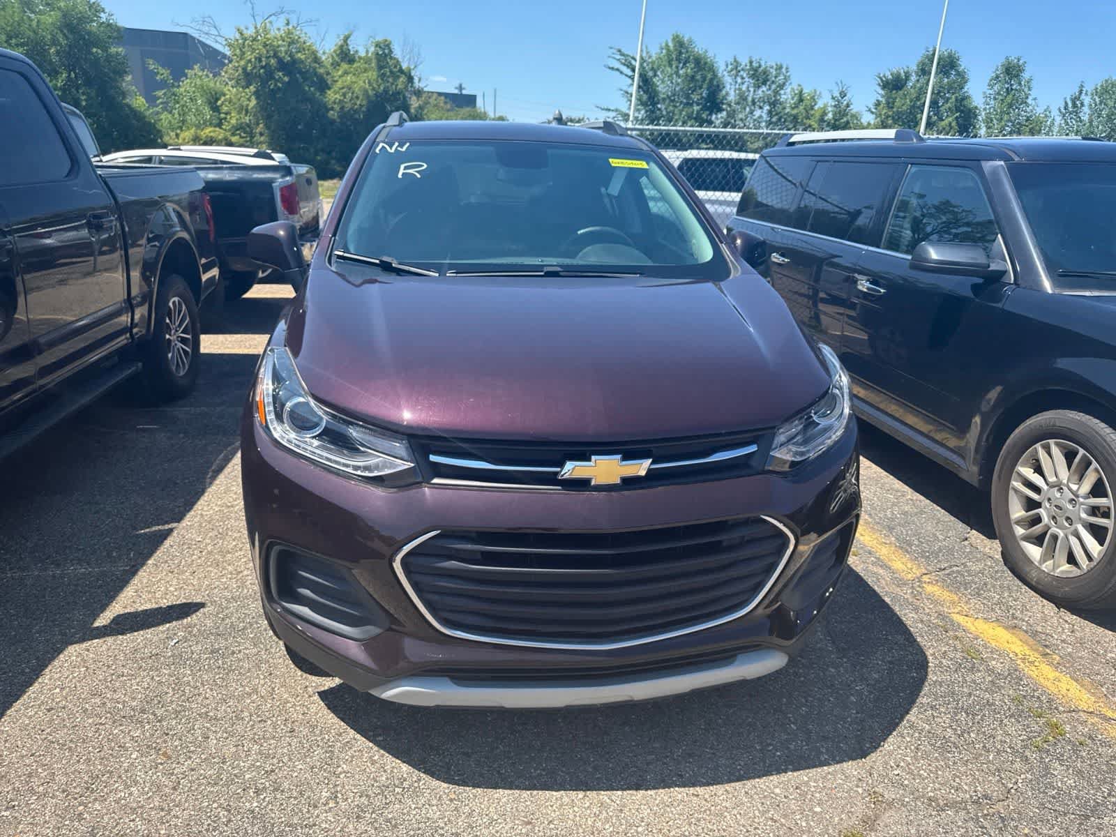 Used 2022 Chevrolet Trax LT w/ LT Convenience Package AWD/4WD image 4