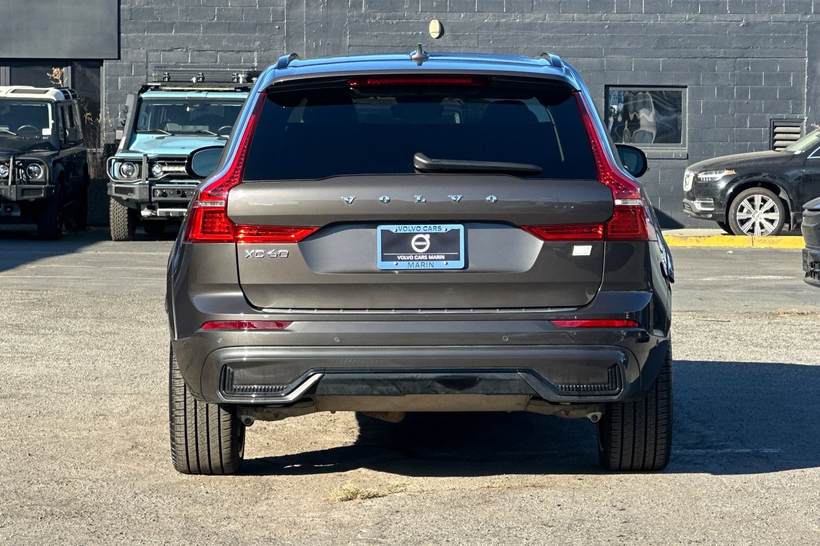 Certified 2024 Volvo XC60 T8 Ultimate w/ Protection Package Premier AWD/4WD image 8