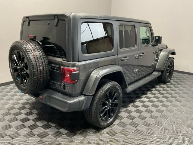 Used 2022 Jeep Wrangler Unlimited Sahara w/ Cold Weather Group AWD/4WD image 8