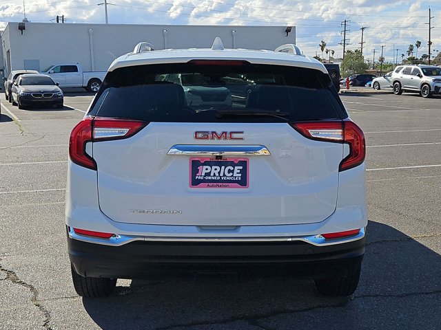 Used 2024 GMC Terrain SLT image 7