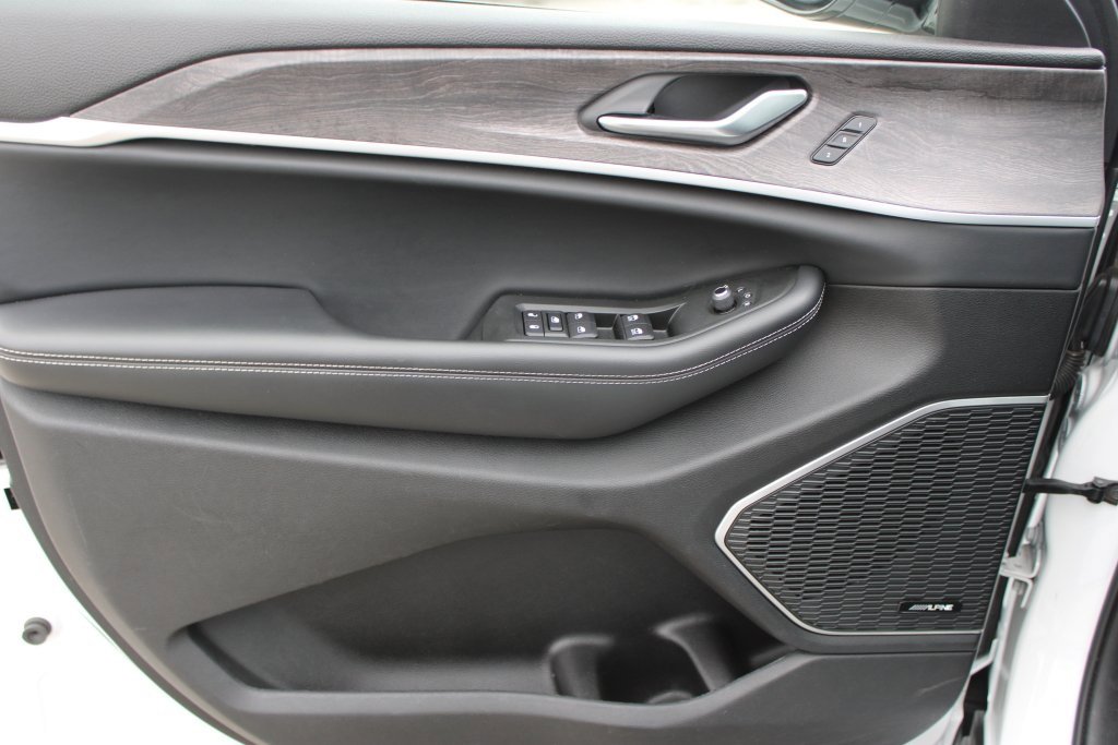 Used 2021 Jeep Grand Cherokee L Limited image 9