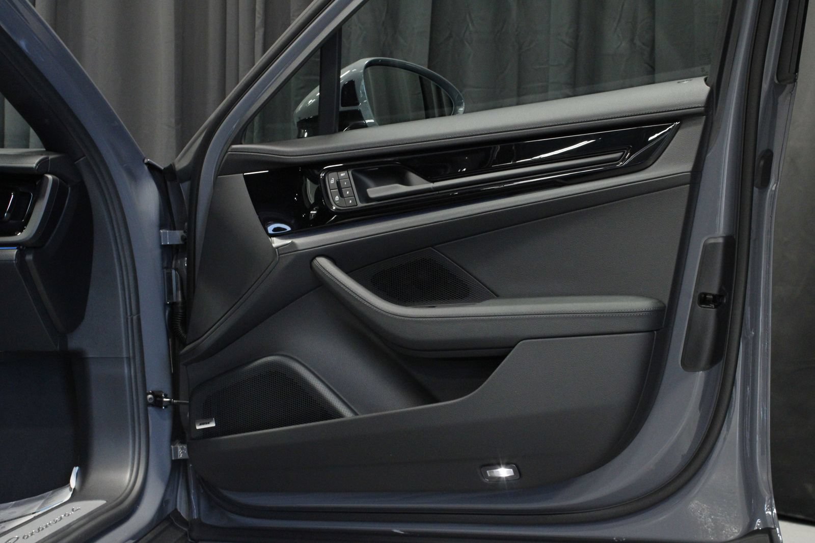 New 2026 Porsche Panamera 4 AWD/4WD image 16