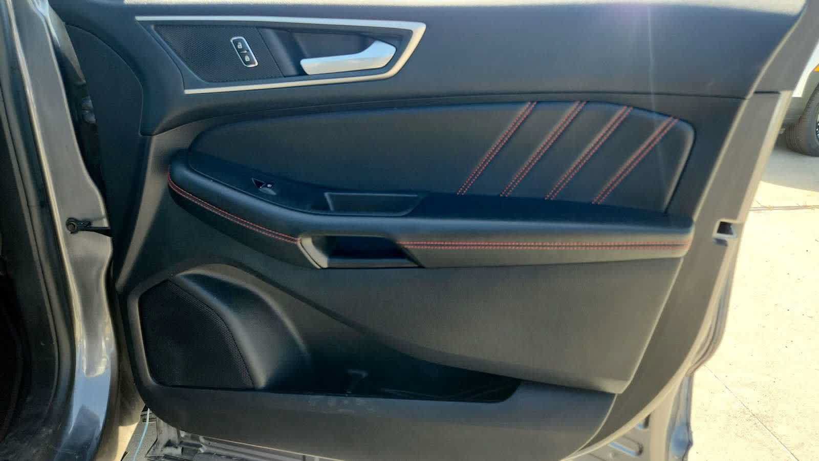 Used 2021 Ford Edge ST-Line FWD image 24