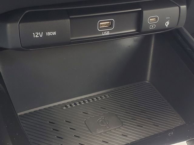 Used 2024 Kia Niro EX image 19