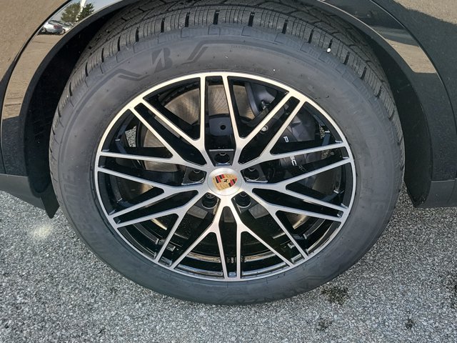 New 2026 Porsche Cayenne AWD/4WD image 14
