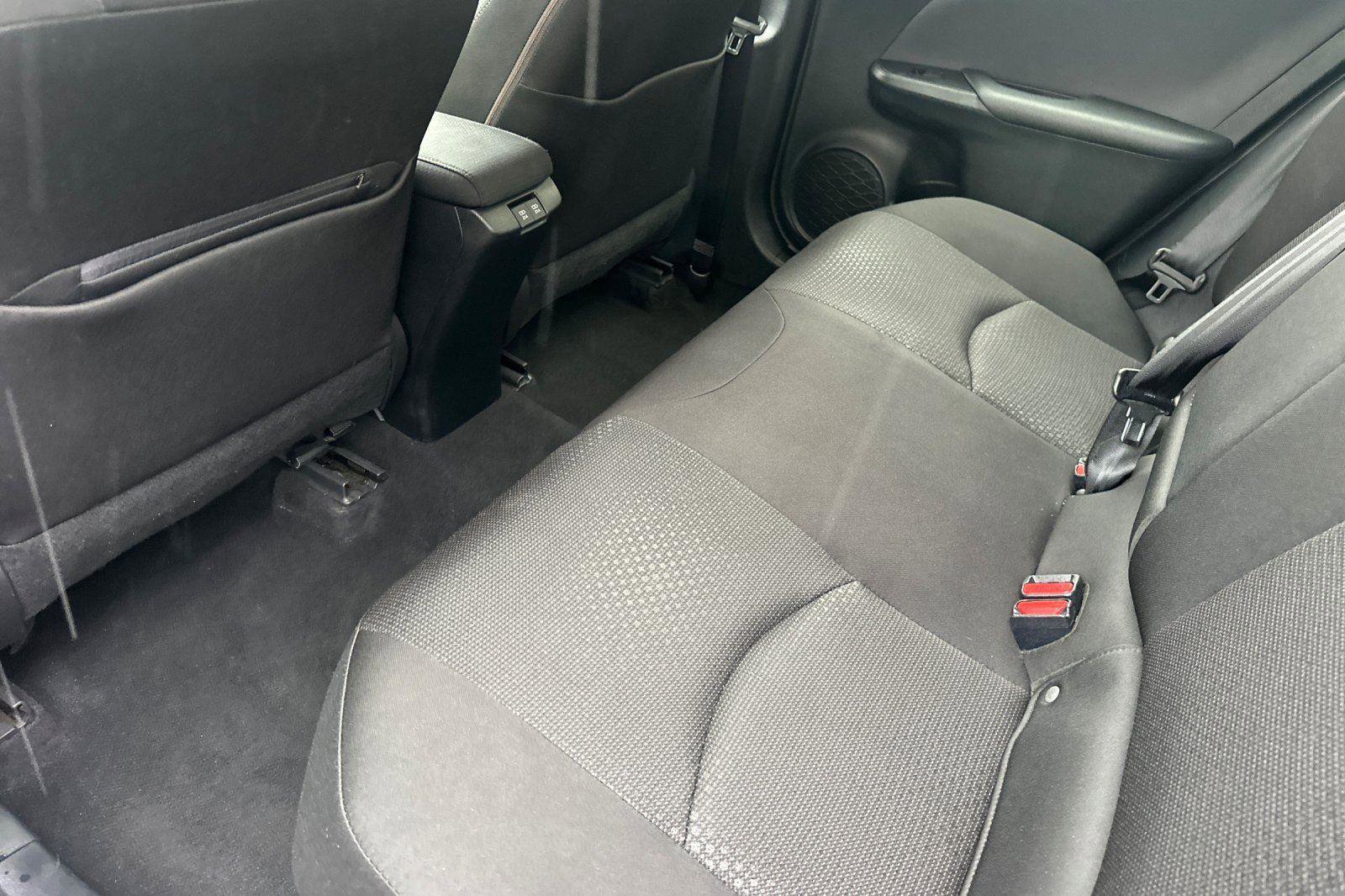 Used 2021 Toyota Prius LE image 12