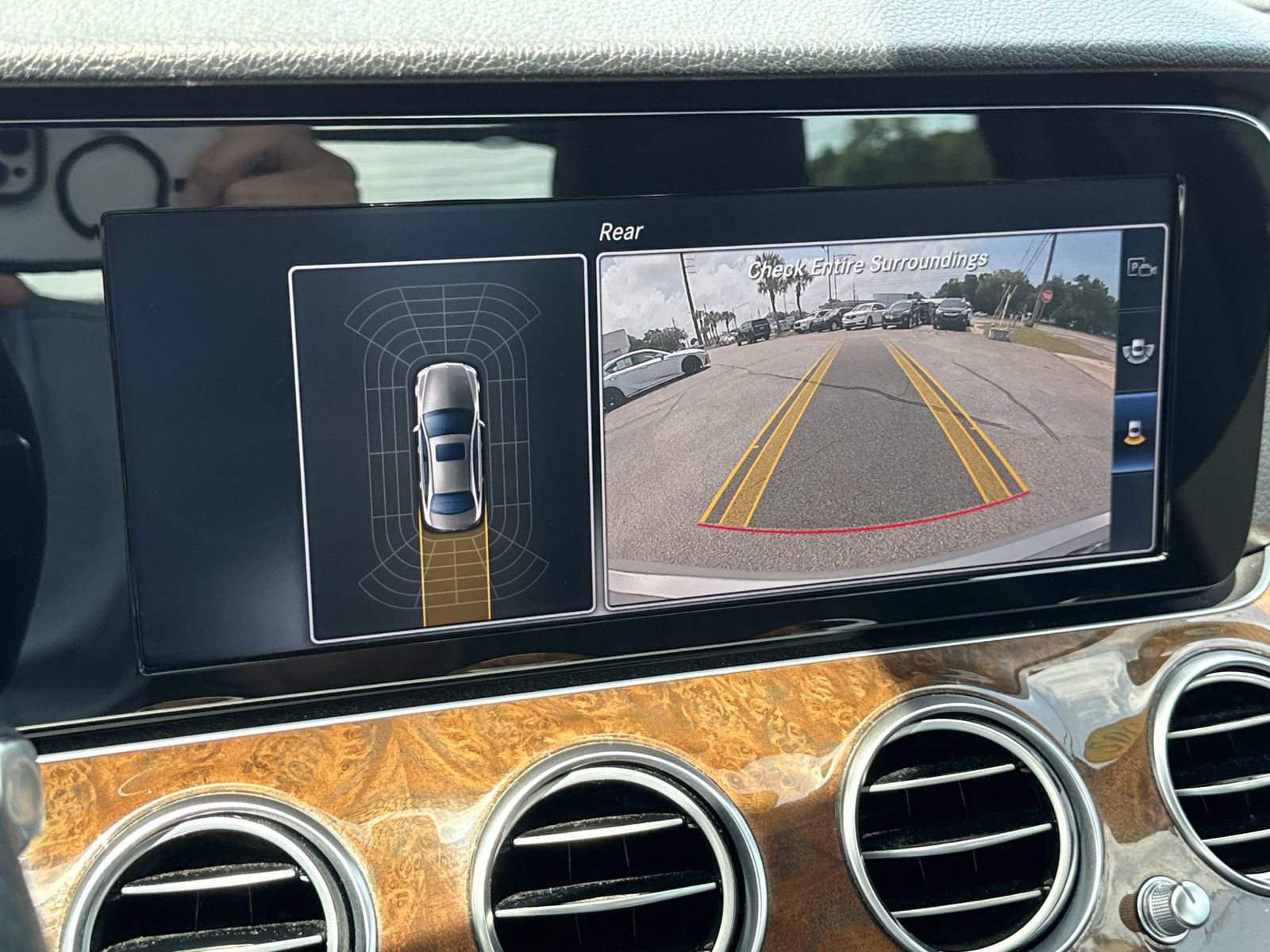Used 2017 Mercedes-Benz E 300 4MATIC image 18