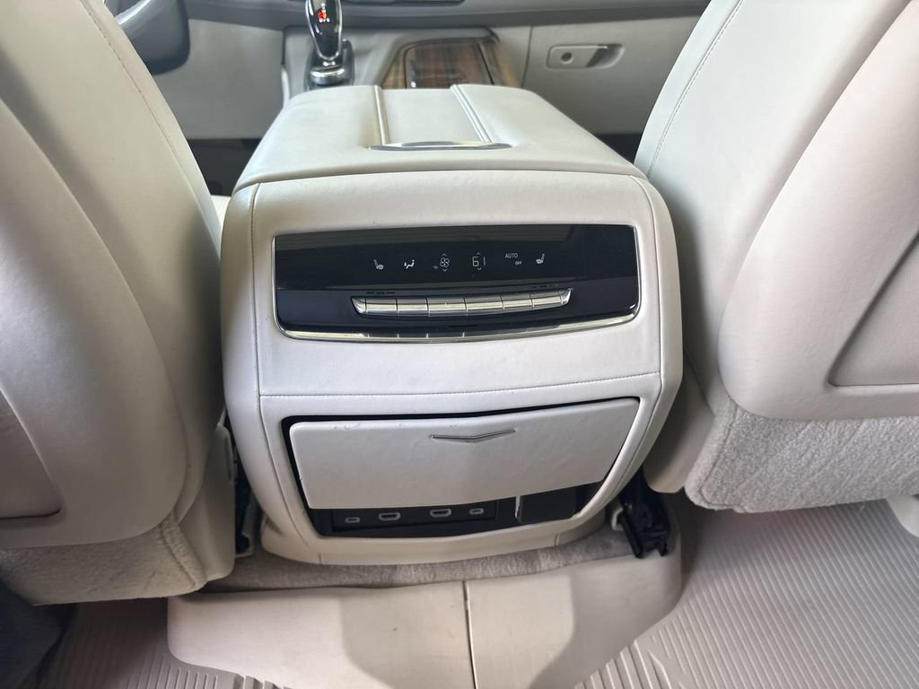 Certified 2021 Cadillac Escalade Premium Luxury Platinum AWD/4WD image 22